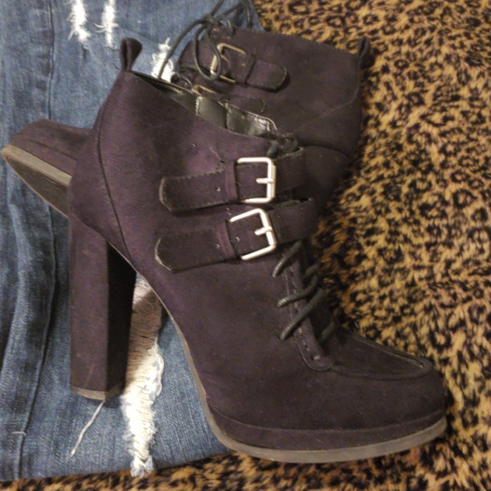 Mossimo  Black Buckle Suede Booties Sz 8.5 - Picture 5 of 12
